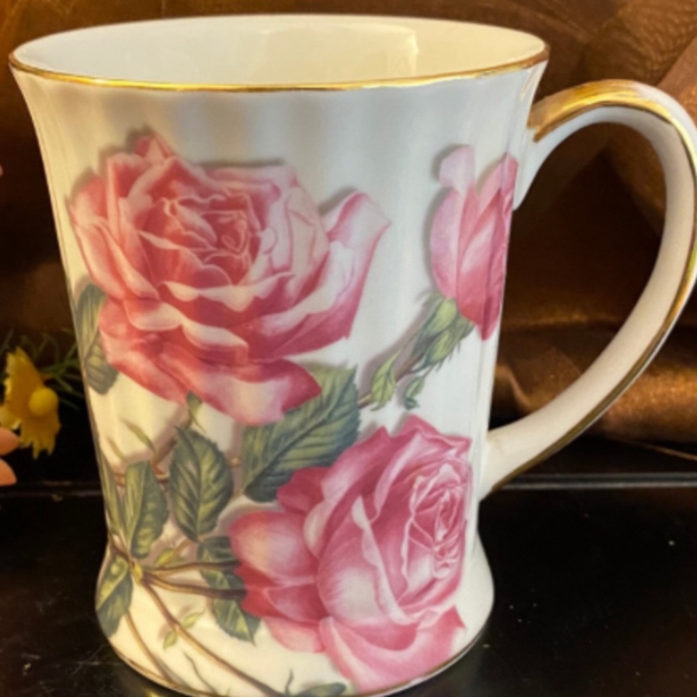 Burton & Burton Romantic Rose Coffee Mug Pink & Cream Roses Gold Trim. Set of 2